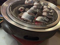 -围炉肉舍•炭烤活鳗•丹东海鲜烤肉(步行街店)