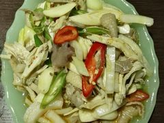 回民椒麻鸡-凯撒尔新疆特色主题餐厅(青山店)