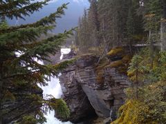 -阿萨巴斯卡瀑布观景点