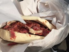 腊肉夹馍-孙庆海腊牛肉店(大皮院店)