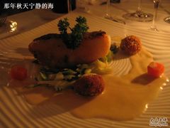 煎银鳕鱼配鹅肝球-北京建国饭店杰斯汀法餐厅