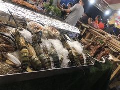 -席娜卡琳火车铁道夜市