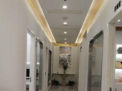-皓齿连锁·雅贝健口腔·种植·矫正中心(虹口曲阳路店)