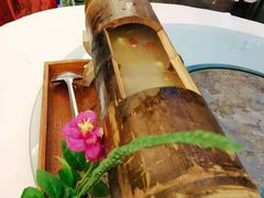 -刘姐啤酒鱼民族演艺餐厅(西街总店)
