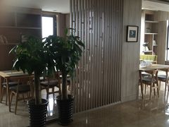 -西安大雁塔科技大学地铁站亚朵酒店