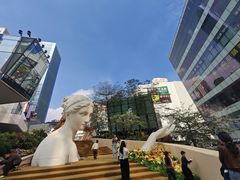 -中航城君尚购物中心