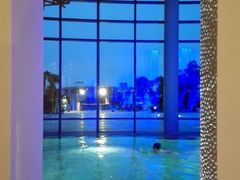 iphone_upload_pic-上海滴水湖皇冠假日酒店