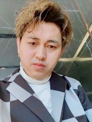 -罗亚帝造型·烫发染发