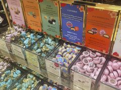 -VENCHI 闻绮(北京国贸商城店)