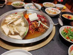 -沸炉重庆老火锅(军事博物馆店)