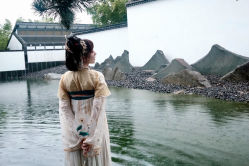 -一揽芳华汉服旗袍体验馆(拙政园店)