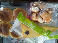 -蓝小轩蛋糕·面包(趣春店)