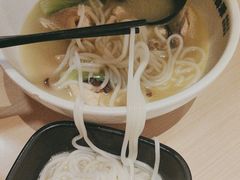 -蒙自源米线大王(东站店)