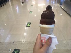双球巧克力脆皮甜筒-DQ·蛋糕·冰淇淋(印象城店)