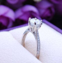 -威德钻石-克拉钻大本营(南京东路店)