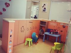 -瑞尔齿科(上海长风大悦城店)