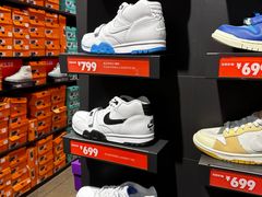 -NIKE上海青浦优选体验店