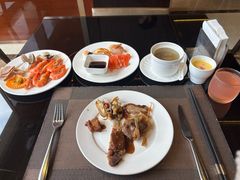 -大中华希尔顿酒店-念自助餐·嗨啤·小龙虾
