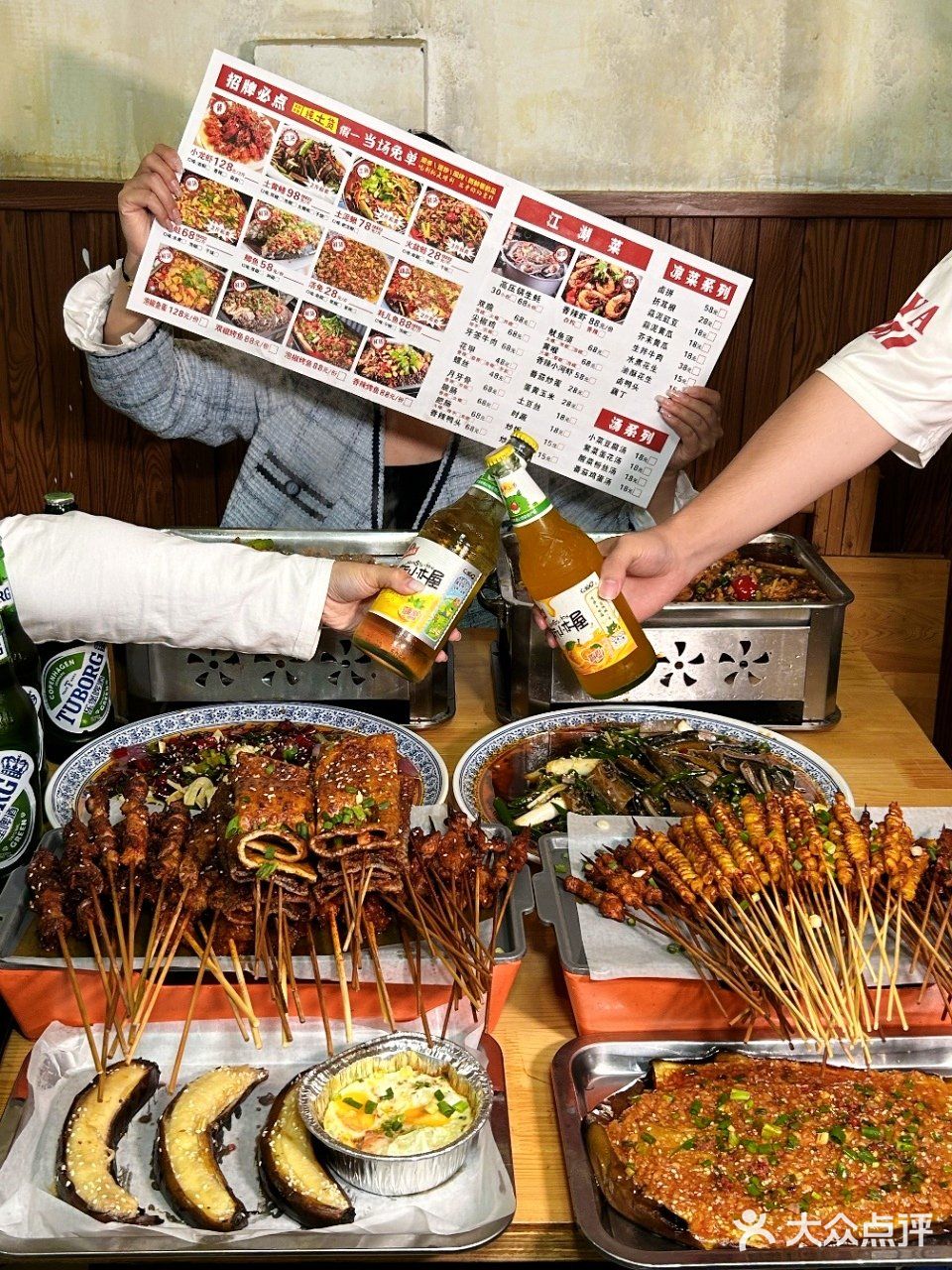 烧烤夜啤酒，这就是你想要的人间烟火吧！