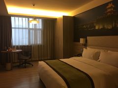 -西安大雁塔科技大学地铁站亚朵酒店