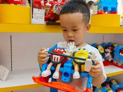 -m豆巧克力世界(上海世茂广场店)