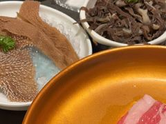 -牛YO寿喜烧·铁板烧和牛火锅自助(市府恒隆店)