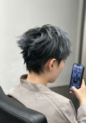 -一家只做男发烫染的店