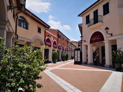 -佛罗伦萨小镇广佛名品奥特莱斯(疏港路店)