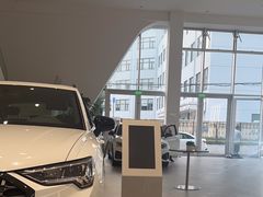 -上海冠松华奥奥迪4S店(张江店)
