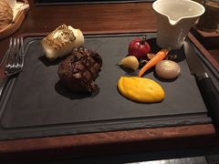 -恰餐厅及酒吧 CHAR Bar & Grill (北京丽都皇冠假日店)