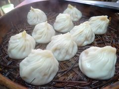 蟹黄小笼，腥气T.T-大龙汤包