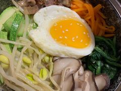 牛肉拌饭-明洞阿姨·韩式酱蟹烤肉·创意料理(三元桥店)