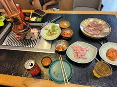 -臻牛烤肉