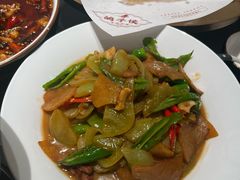 绿番茄炒土豆片-鸽子侯·家宴·平价海鲜(绿地店)