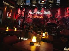 -FOUR PLAY BAR