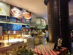 -宝利来国际大酒店-凤凰阁旋转餐厅