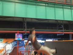 -极限PLAY运动娱乐新世界·团建派对表演休闲馆·室内高空游乐园