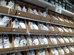 -唯品会(北京国瑞城店)
