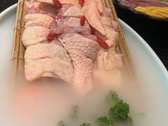 -得意咚瓜·顺德鱼生·冬瓜火锅(深圳首店)