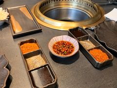 -铭牛烧肉·和牛海鲜自助(高新月牙湖店)