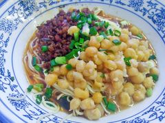 -渝之汇牛肉豌杂面