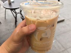 -瑞幸咖啡(凤凰海负一楼美食街店)