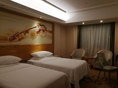 -维也纳酒店(广州增城万达广场地铁站店)