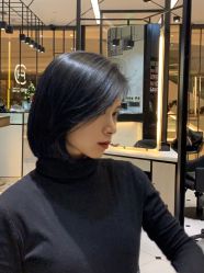 -HAIR CORNER