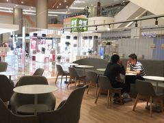 大堂-奈雪的茶(市百一店)