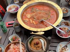 -野山舂·贵州现舂酸汤牛肉(东山店)