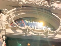 -Majestic Café