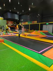 -蹦蹦跳跳(新奥购物中心店)