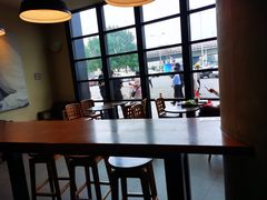 靠窗位-星巴克(北京通州九棵树西路店)