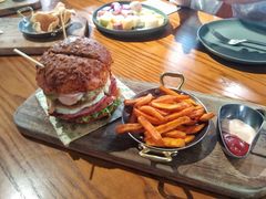 双蛋指椒牛肉汉堡-魏斯理汉堡(西安沣东吾悦店)